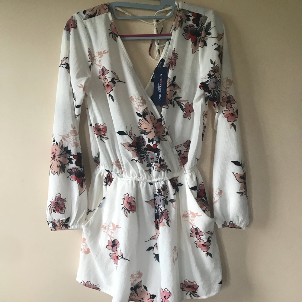 One clothing LA Xs floral romper